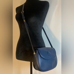 GUCCI ~ Vintage ~ Navy Blue ~ Crossbody ~ Gold Tone Hardware ✨💫✨